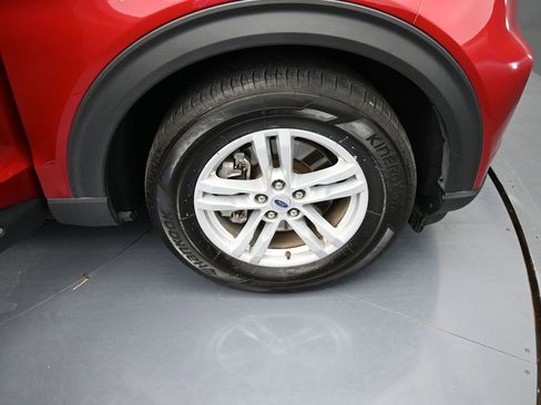 Used 2024 Ford Explorer XLT w/ Equipment Group 202A image 23