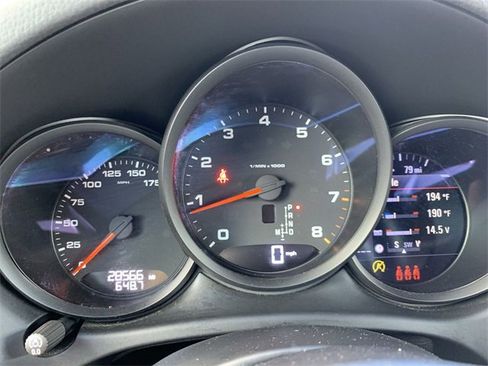 Used 2021 Porsche Macan image 20