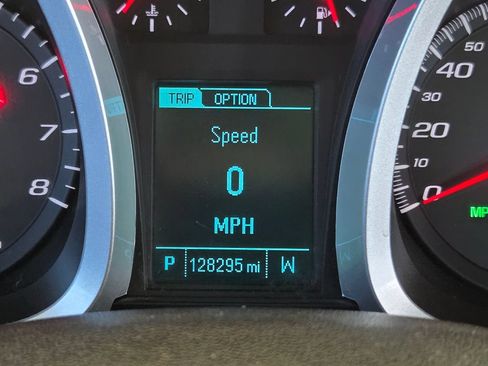 Used 2015 Chevrolet Equinox LS FWD image 34
