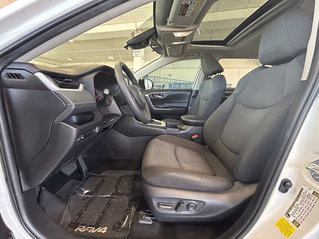 Used 2022 Toyota RAV4 XLE w/ Convenience Package FWD image 11