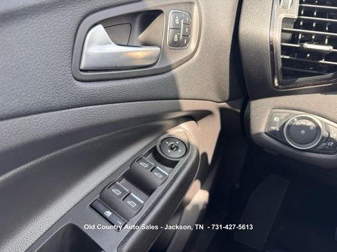 Used 2018 Ford Escape Titanium w/ Ford Safe & Smart Package AWD/4WD image 27