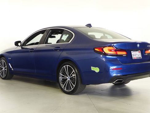 Certified 2023 BMW 530e w/ Convenience Package image 9