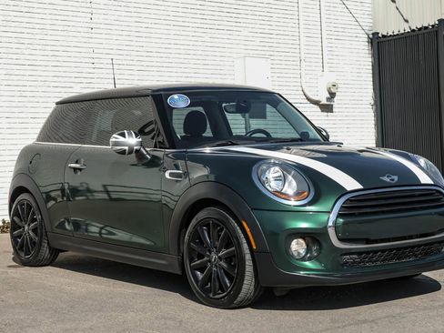 Used 2016 MINI Cooper 2-Door Hardtop image 5