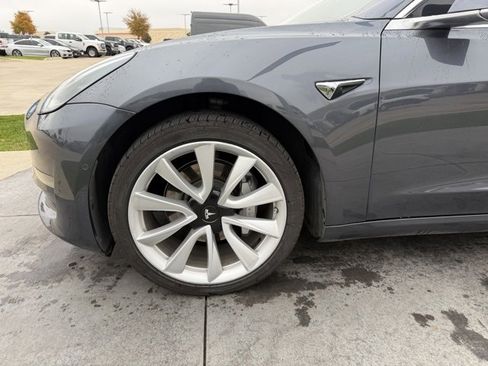 Used 2018 Tesla Model 3 Long Range image 4