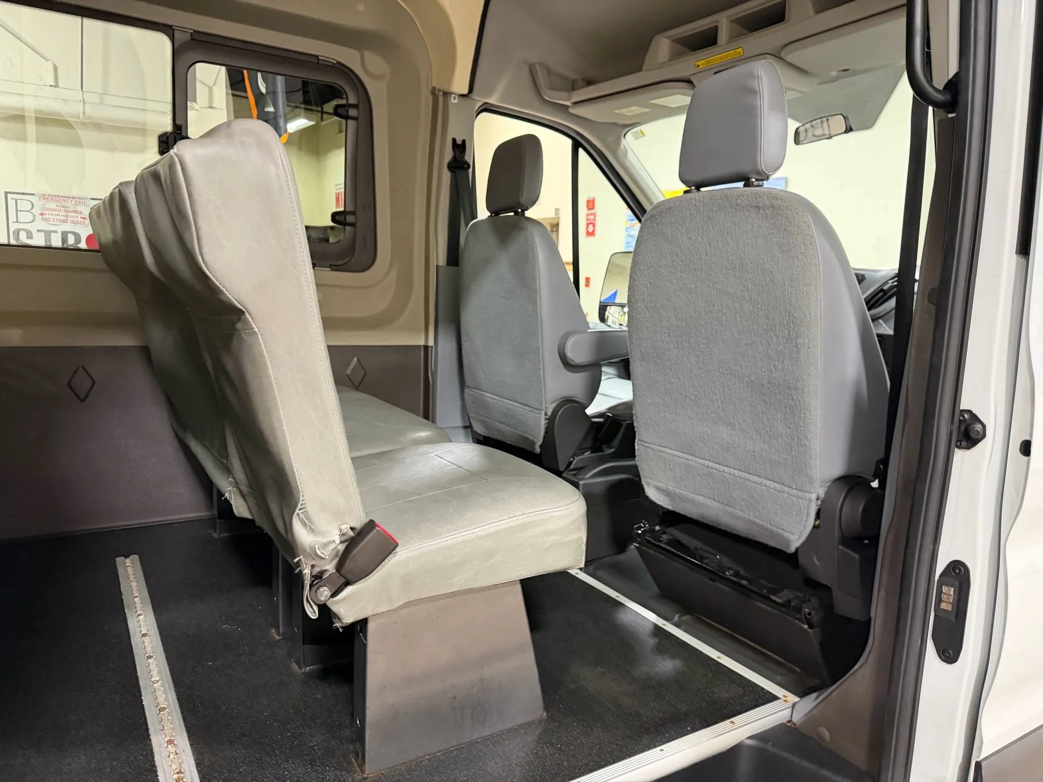 Used 2015 Ford Transit 250 148 Medium Roof RWD image 28