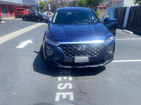 Used 2020 Hyundai Santa Fe SE image 3