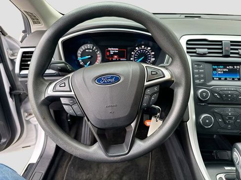 Used 2014 Ford Fusion SE image 12