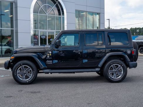 Used 2020 Jeep Wrangler Unlimited Sahara AWD/4WD image 4
