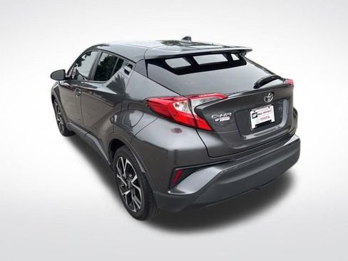 Used 2021 Toyota C-HR XLE FWD image 3