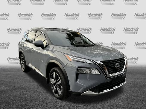 Used 2022 Nissan Rogue Platinum w/ Head-Up Display Package image 2