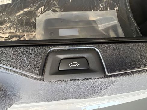 Used 2026 BMW X5 sDrive40i w/ M Sport Package image 27