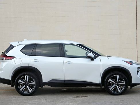 Used 2025 Nissan Rogue SL FWD image 49