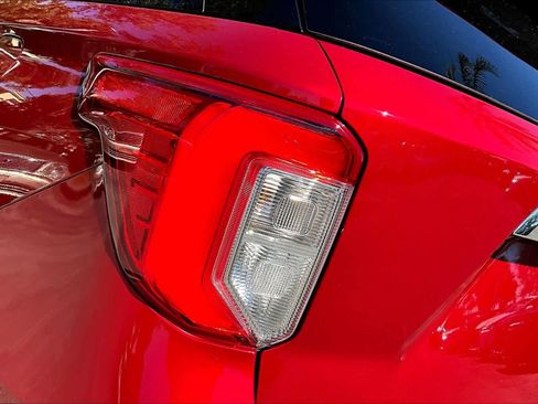 Used 2020 Ford Explorer Limited w/ Class III Trailer Tow Package image 28