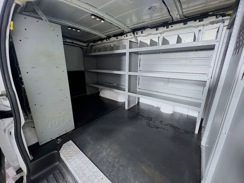 Used 2020 Chevrolet Express 3500 w/ Driver Convenience Package RWD image 24