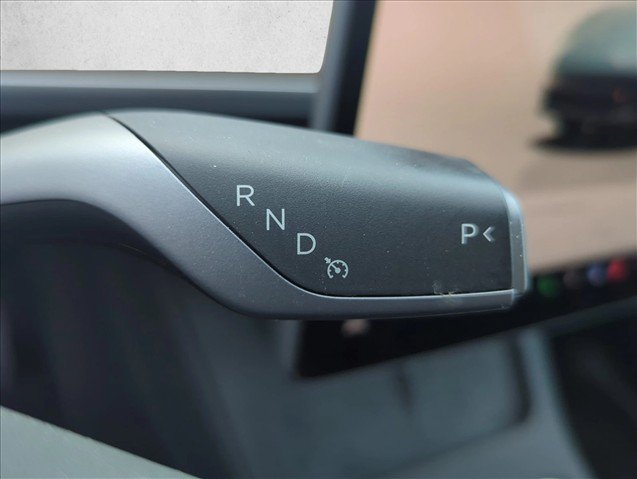 Used 2025 Tesla Model Y Long Range RWD image 18