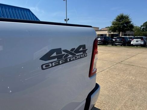 Used 2019 RAM 1500 Big Horn AWD/4WD image 10