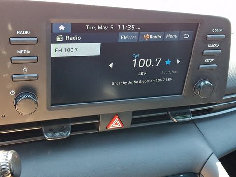 Used 2025 Hyundai Elantra Sport FWD image 17