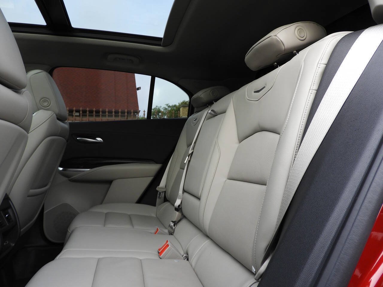 Used 2021 Cadillac XT4 Premium Luxury AWD/4WD image 25