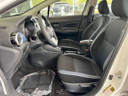 Used 2025 Nissan Versa SV image 23