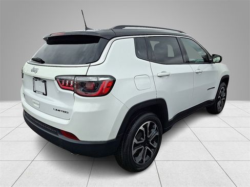 Used 2022 Jeep Compass Limited image 5
