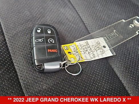 Used 2022 Jeep Grand Cherokee Laredo X RWD image 33