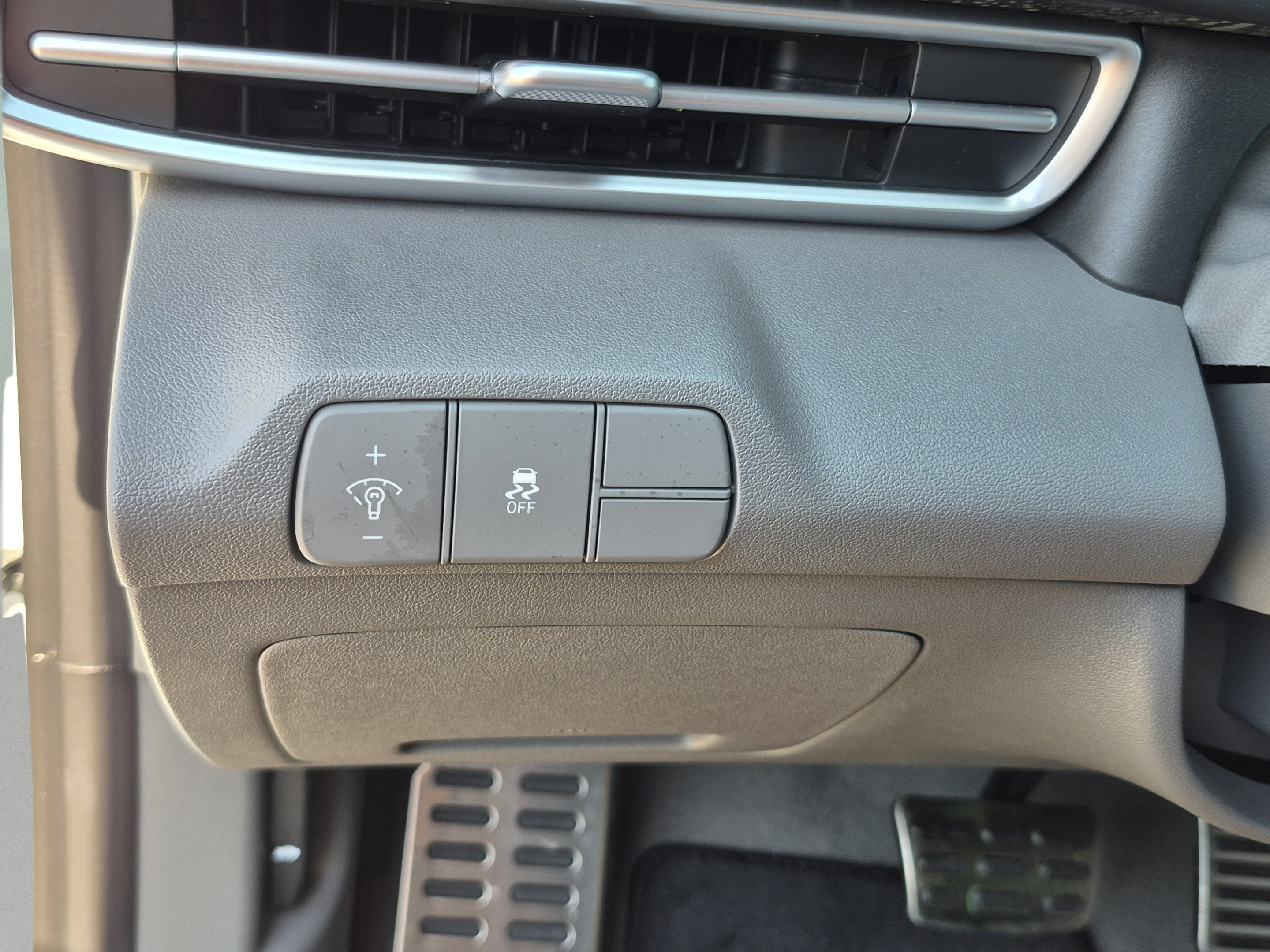 Certified 2026 Hyundai Elantra Sport FWD image 26