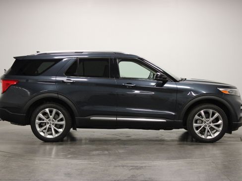 Used 2022 Ford Explorer Platinum w/ Class IV Trailer Tow Package AWD/4WD image 9