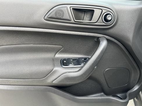 Used 2018 Ford Fiesta SE image 26