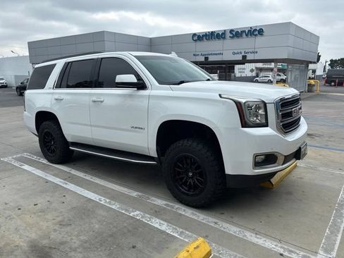Used 2017 GMC Yukon SLT RWD image 2