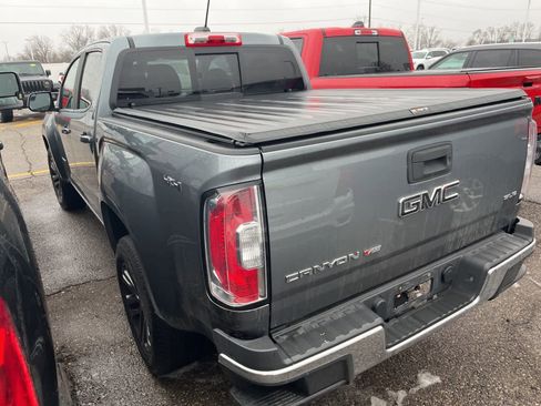 Used 2020 GMC Canyon SLE w/ Elevation Edition image 9