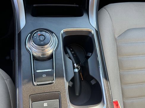 Used 2018 Ford Fusion SE FWD image 28