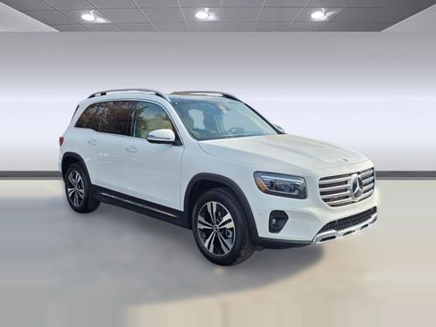 Used 2026 Mercedes-Benz GLB 250 4MATIC image 7