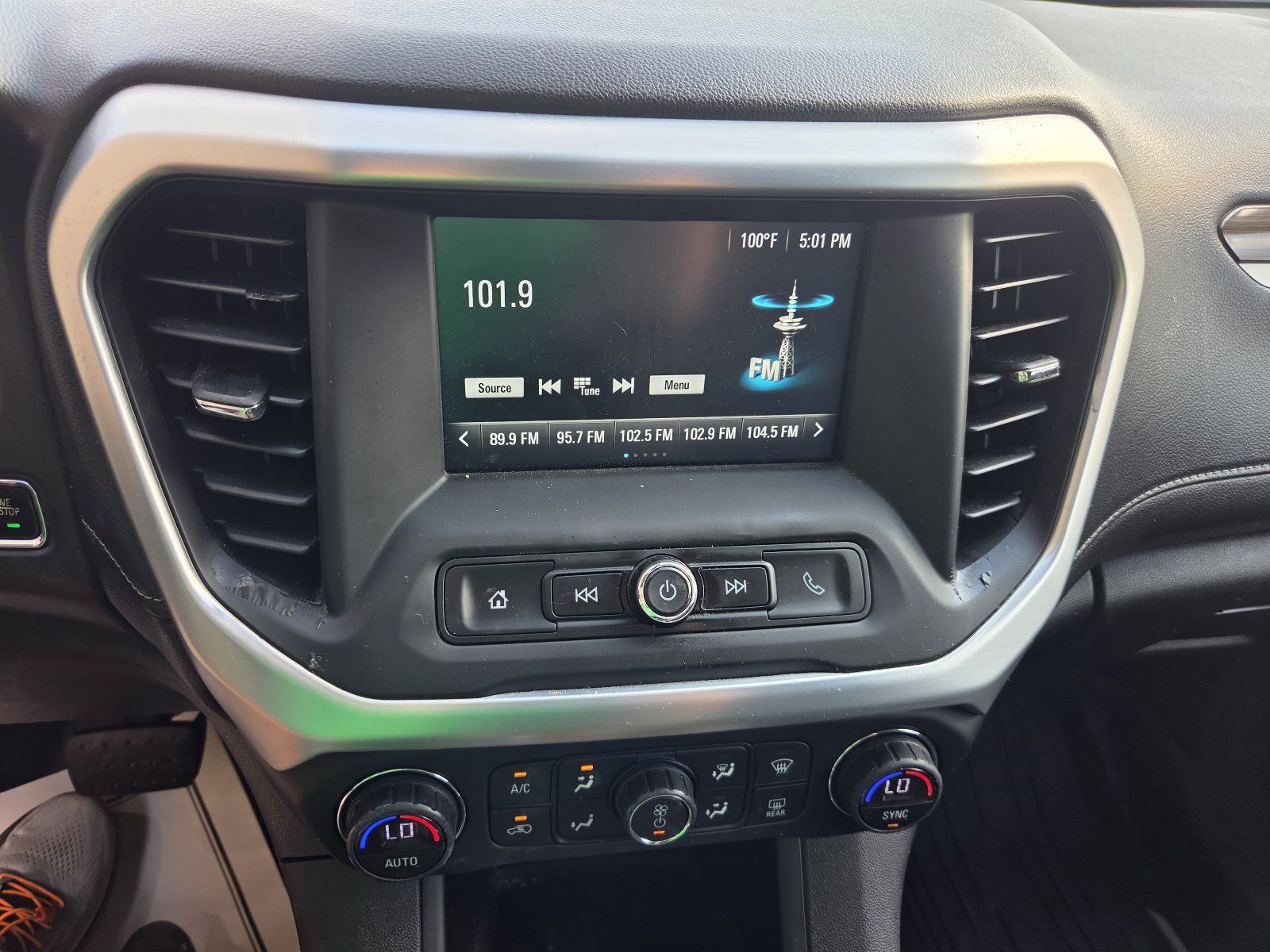 Used 2018 GMC Acadia SLE w/ LPO, Floor Liner Package FWD image 12