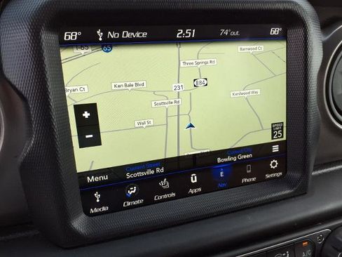 Used 2023 Jeep Gladiator Sport image 15