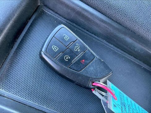 Used 2024 Chevrolet Silverado 2500 Custom w/ Custom Value Package image 11