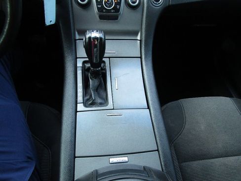 Used 2015 Ford Taurus SEL image 13