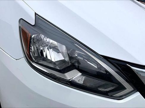 Certified 2019 Nissan Sentra SV image 26