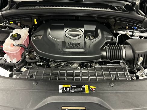 Used 2023 Jeep Grand Cherokee L Summit w/ Advanced Protech Group IV AWD/4WD image 28