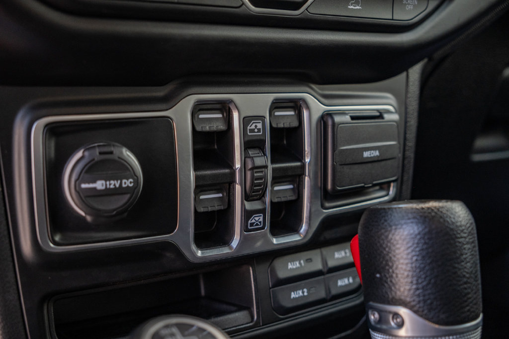 Used 2022 Jeep Gladiator Sport AWD/4WD image 12