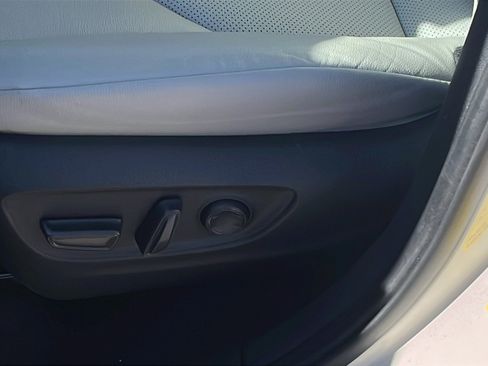 Used 2024 Toyota Grand Highlander XLE image 11