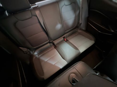 Used 2025 Chevrolet Trax LT w/ LT Convenience Package image 33