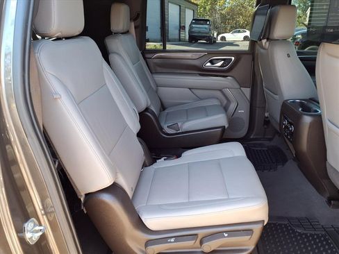 Used 2021 Chevrolet Suburban Z71 w/ Rear Media and Nav Package image 17