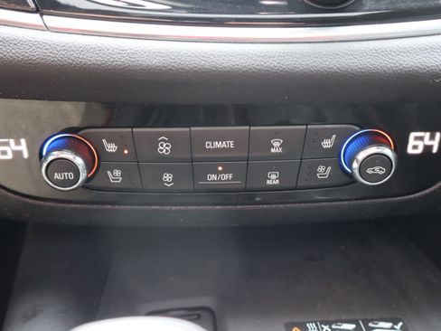 Used 2020 Buick Enclave Avenir image 24