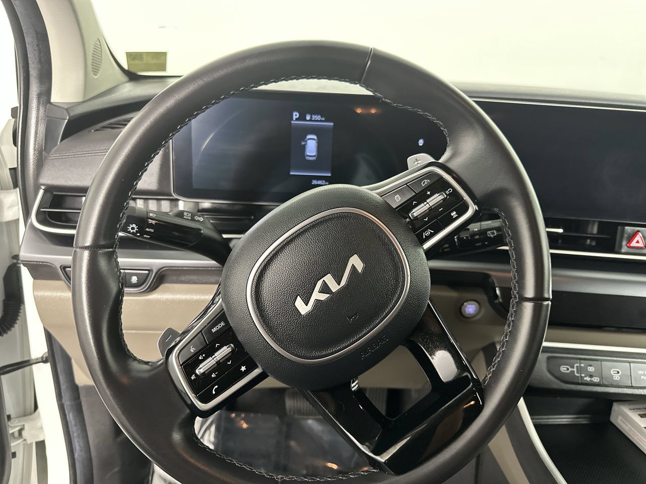 Certified 2026 Kia Carnival LXS FWD image 5