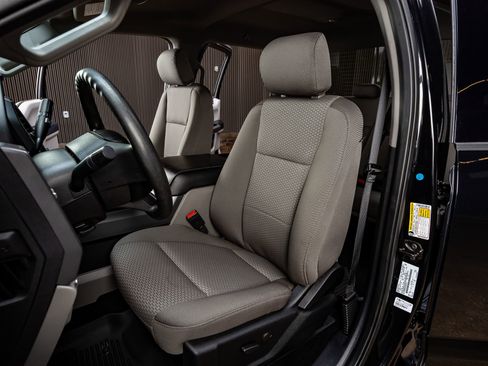 Used 2020 Ford F250 XLT w/ XLT Premium Package image 26