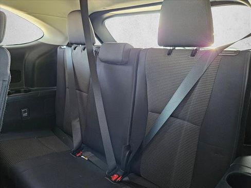 Used 2023 Toyota Highlander L FWD image 16