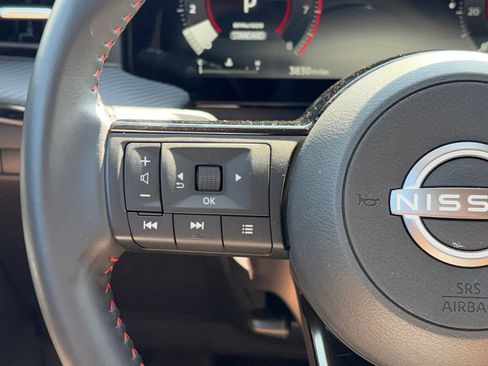 Used 2025 Nissan Kicks SR FWD image 12