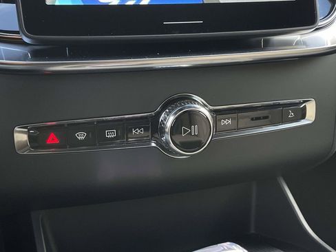 New 2026 Volvo XC90 B6 Plus w/ Protection Package Premier image 20