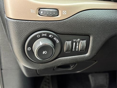 Used 2017 Jeep Cherokee High Altitude image 26