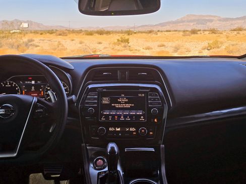 Used 2021 Nissan Maxima SR w/ Sport Mat Group image 8